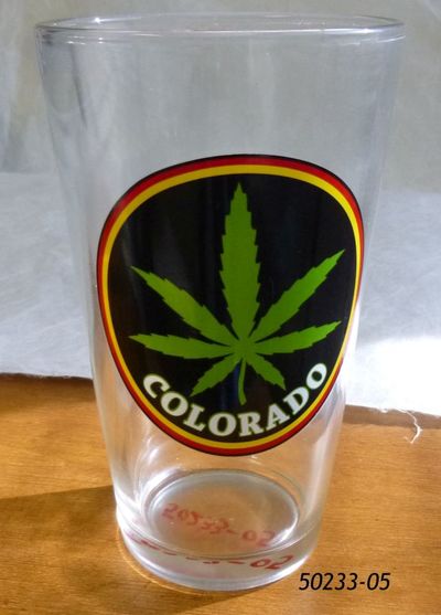 Colorado souvenir 16 oz pint glass with weed pot leaf marijuana design