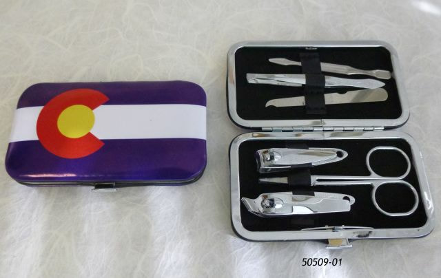 Colorado Souvenir Manicure Kit in Flag design snap case